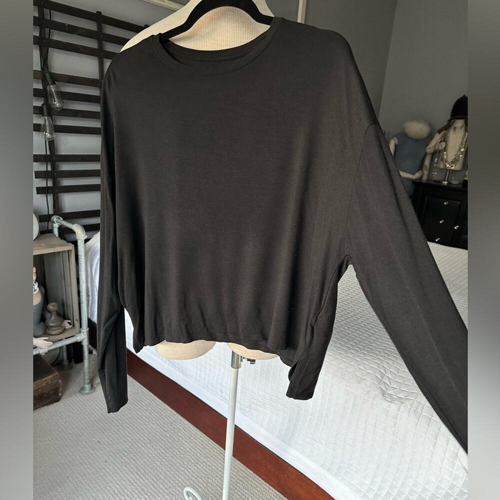 Tahari boxy long sleeve top, size large